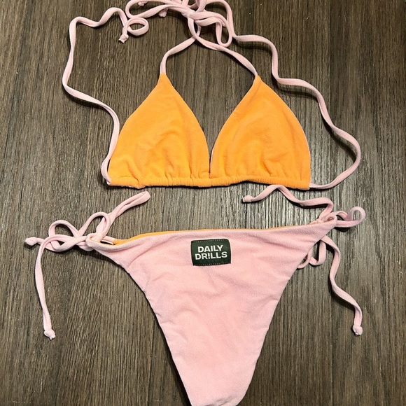 Daily Drills Pink and Orange Reversible Women's Bikini.  Size M - Picture 3 of 6